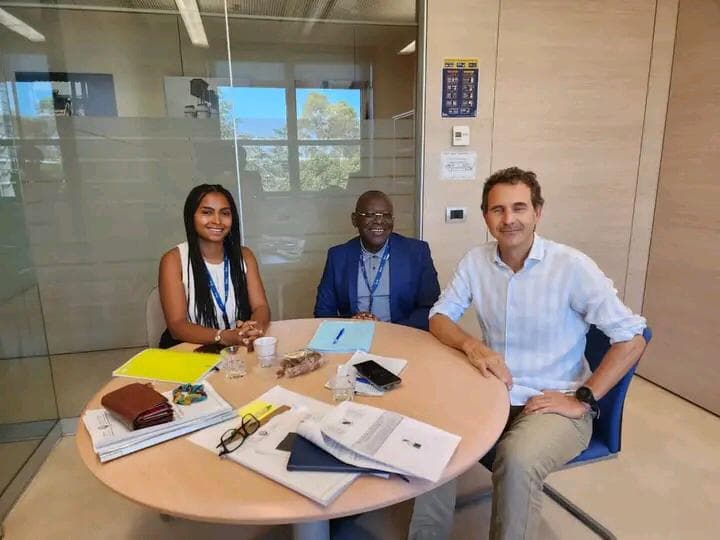 Le Dg du Fodecc Samuel Nengue, en réunion préparatoire au Fida avec Pierre Yves Guerez et Mme Sato Nenzou