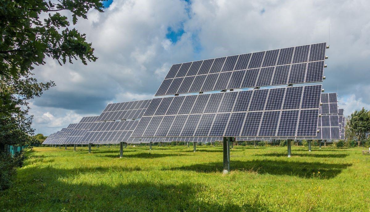 des plaques solaires