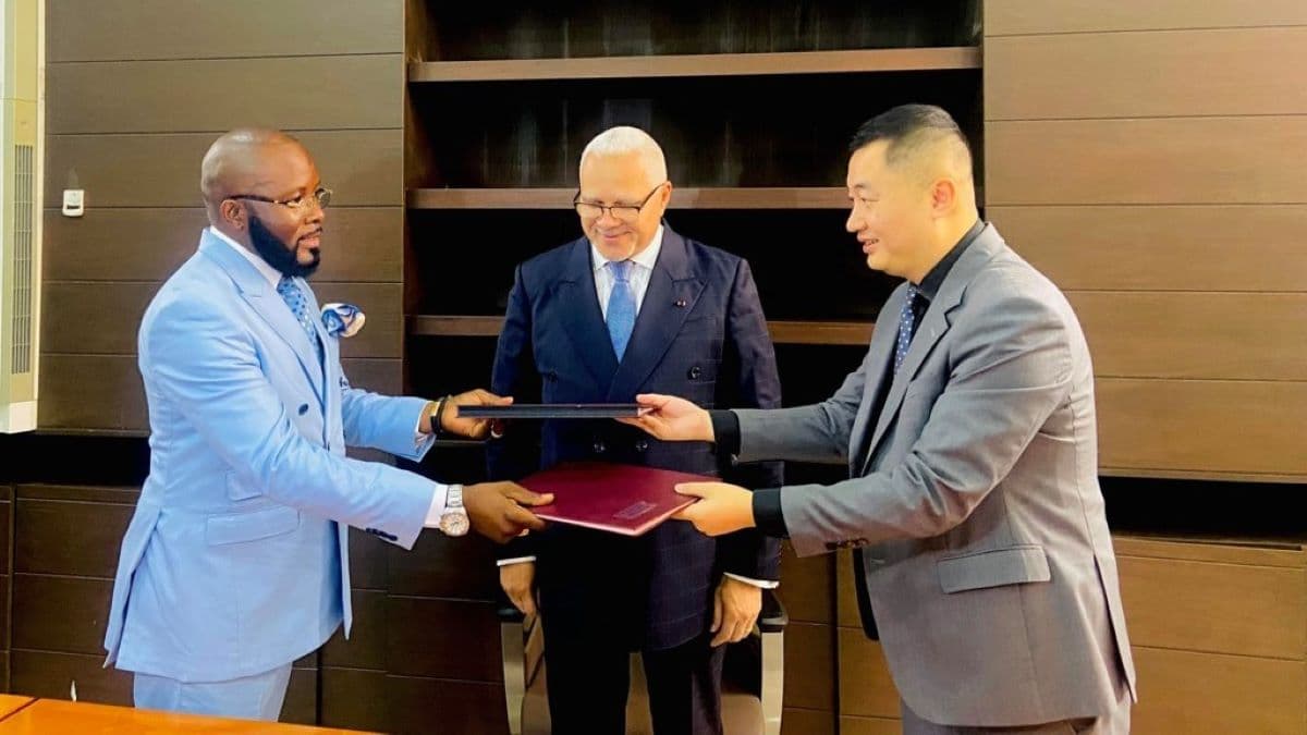 Echange de parapheurs entre le Dg de Tinda Cash Congo et celui de Complant