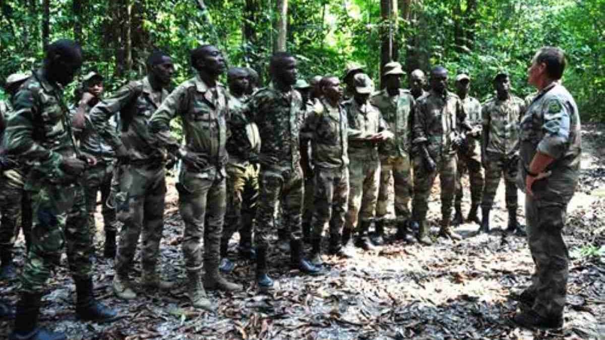 Des soldats gabonais