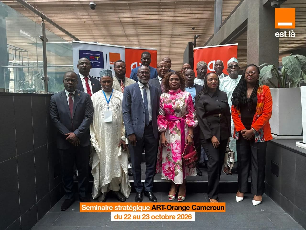Photo de famille des participants au séminaire ART-Orange Cameroun
