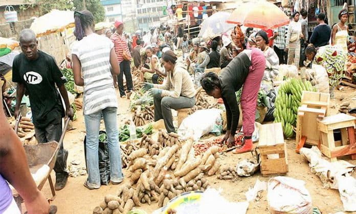 cameroun_-_produits_de_premi_1093805378_marches_bayam_sellam-696x418-696x418