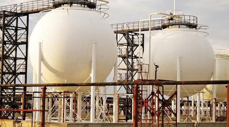 Cuves-stockage-pour-illust-donnees-Opep-production-gaz-naturel-Afrique