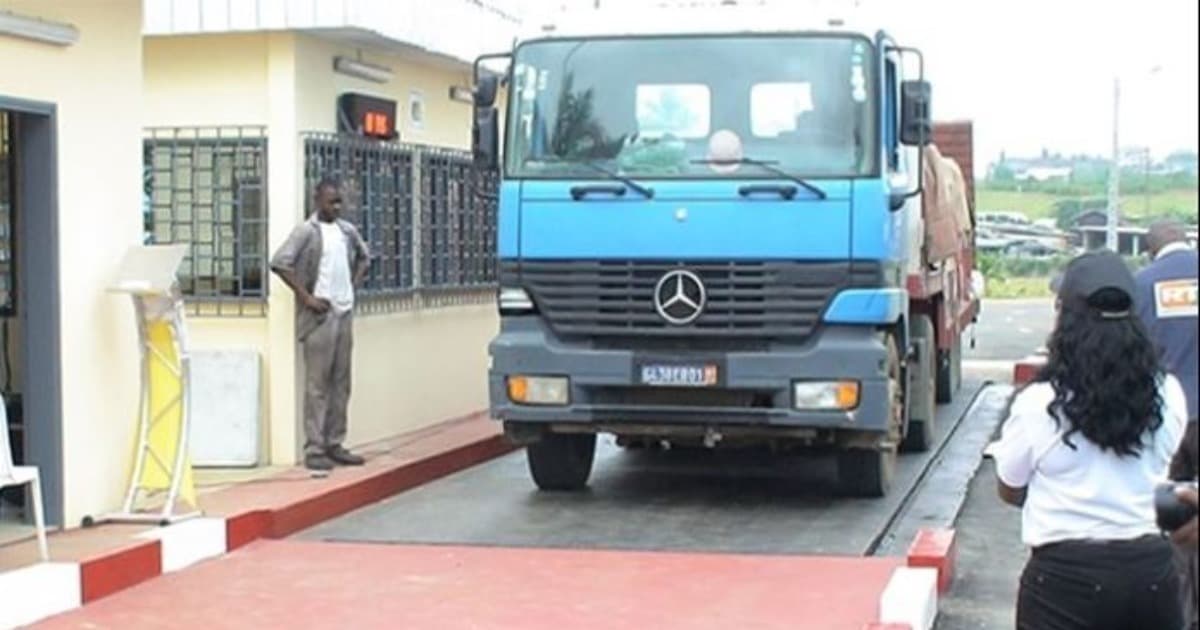 Une station de pesage au Cameroun