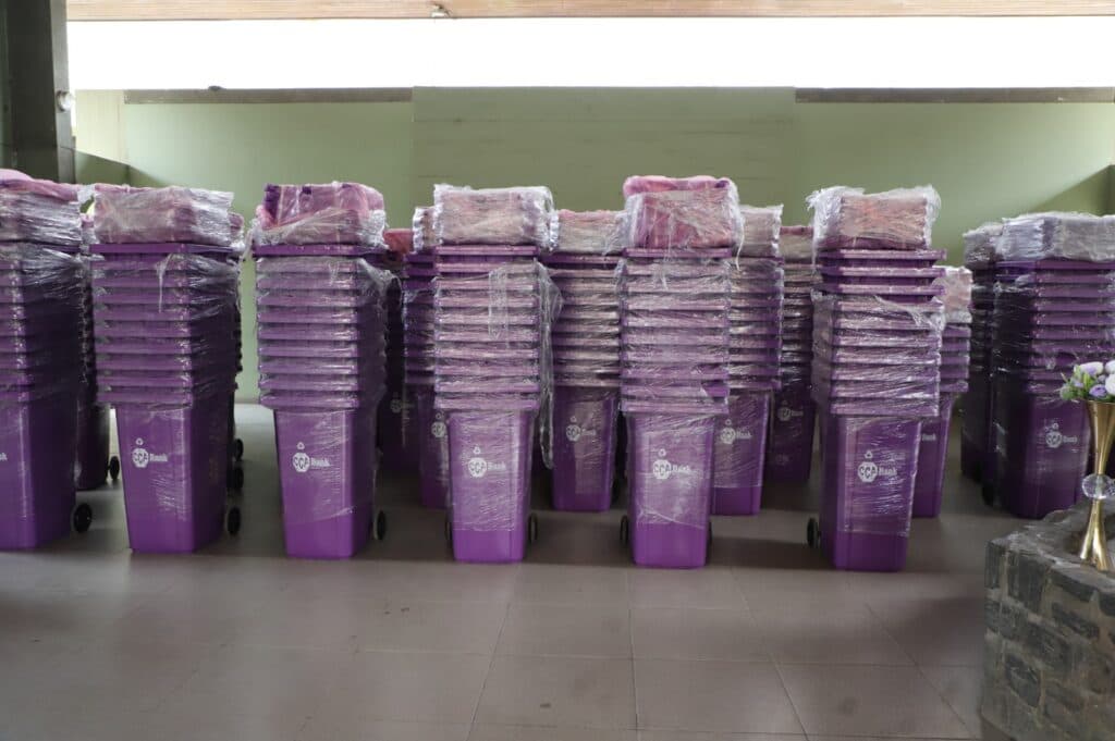 poubelles installees campus essec douala