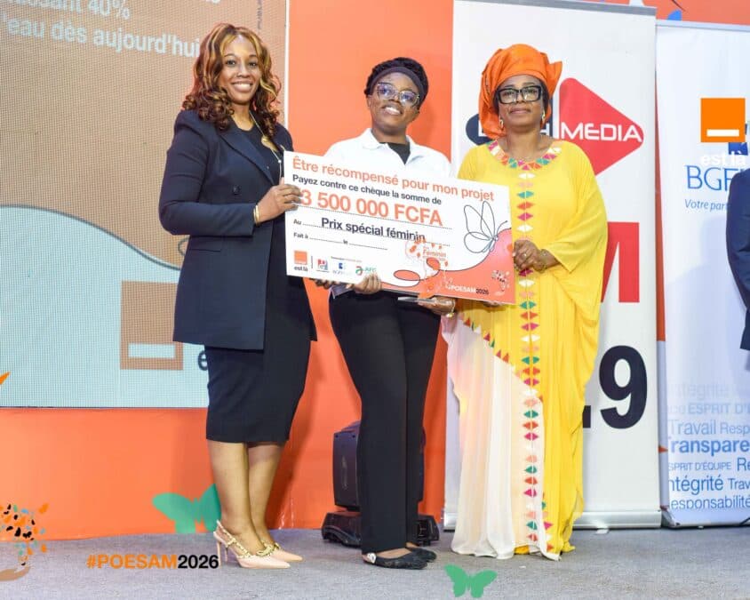 Murielle Kombou Komga reçoit le prix spécial féminin pour son projet Gaiacore.