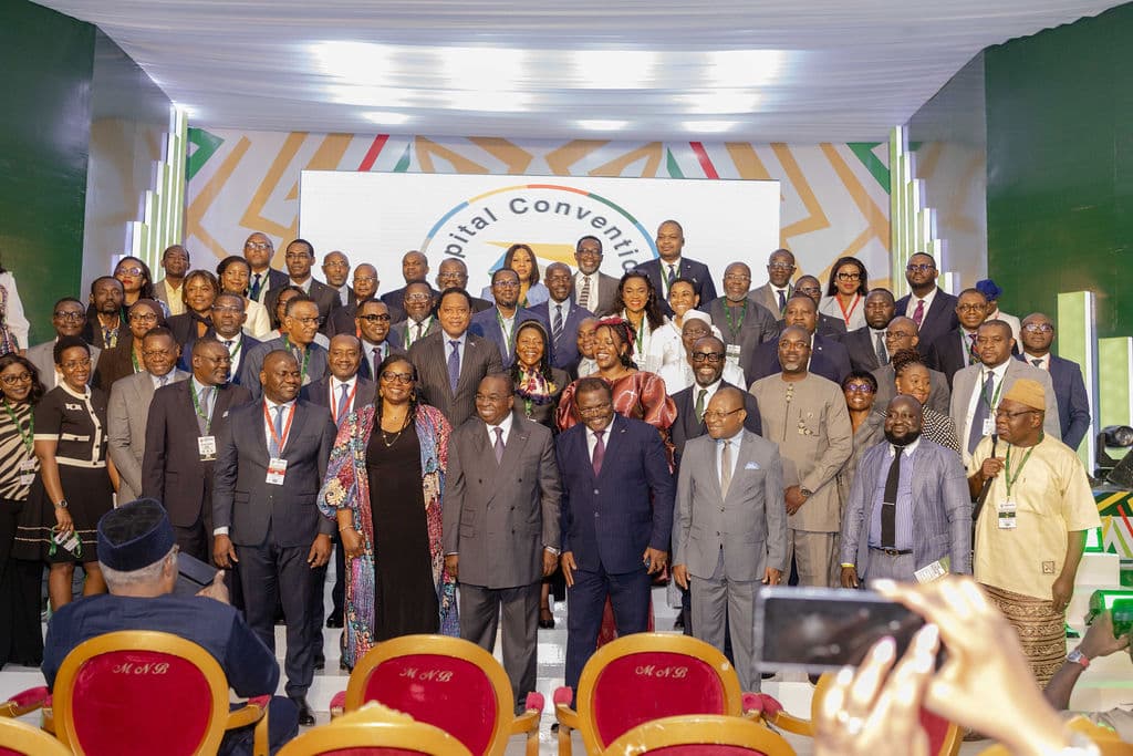 Photo de famille des participants à la Diamond Capital Convention