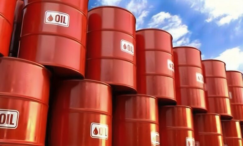 Un stock de produits pétroliers
