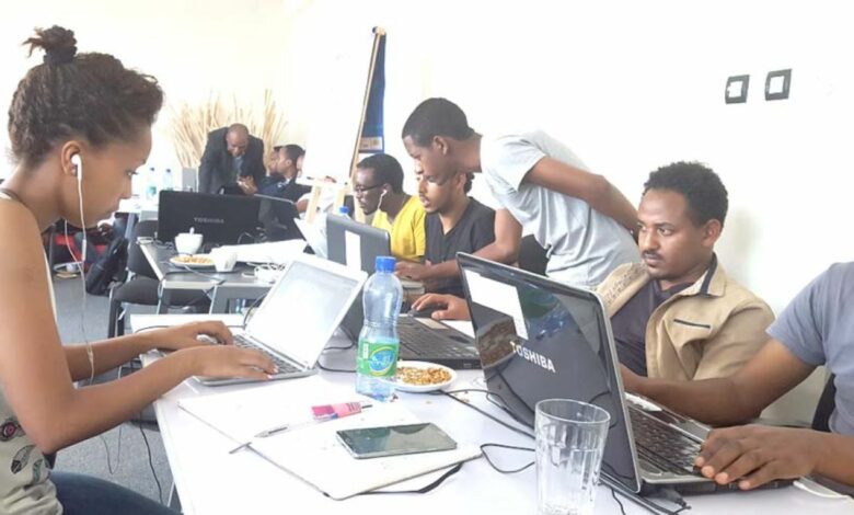 De jeunes startupers camerounais